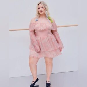 Plus size off shoulder floral mini dress